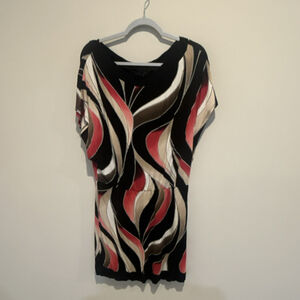 White House/ Black Market Short Geometric Print  Dress multi color. Med.